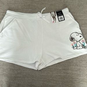 PEANUTS Snoopy -JR white shorts with drawstring. Size XXL. NWT.